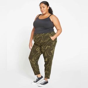 Universal Standard Cooper Motion Jogger Matcha Latte Swirl size L